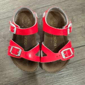 Birkenstock Rio Kids hot pink patent Sandals girl size 24 or 6